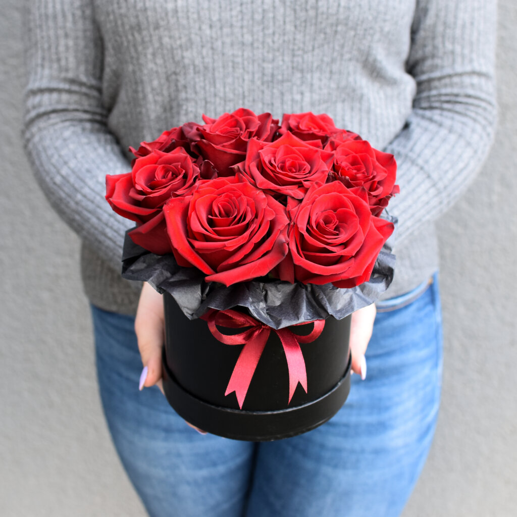 A red rose box as a birthday gift